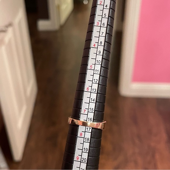 Solid 10k Gold Pear Shape Amethyst Ring - Picture 4 of 5